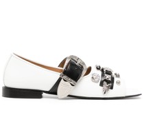 Pumps mit Oversized-Schnalle