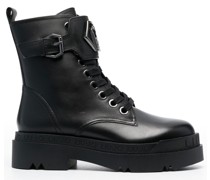 Stiefel im Military-Look