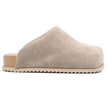 Slipper aus Wildleder