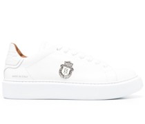 Sneakers mit Wappen