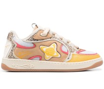 Sneakers mit Kontrasteinsätzen