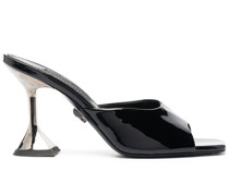 Sandalen mit eckiger Kappe