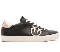 Sneakers mit Schnürung