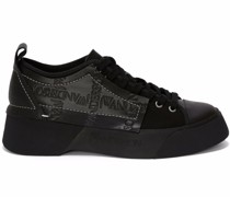 Sneakers mit dicker Sohle