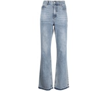 Hoch sitzende Schlagjeans