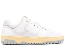 Sneakers mit Kontrasteinsätzen