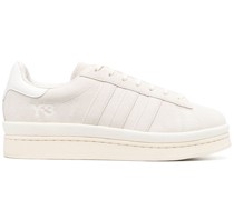 Sneakers mit Schnürung