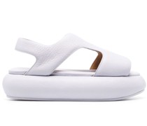 Sandalen mit breiter Sohle