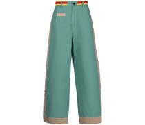 Weite Hose mit Stickerei