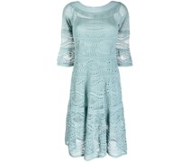 Gestricktes Kleid