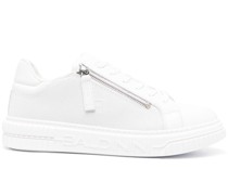 Sneakers mit Logo-Prägung