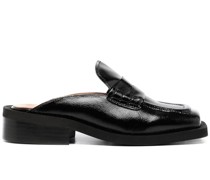Mules mit eckiger Kappe