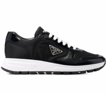 Sneakers aus Re-Nylon