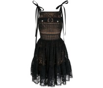 Ausgestelltes Minikleid