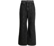 Weite Jeans mit Einsätzen