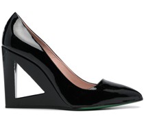 Pumps aus Lackleder mit Cut-Out