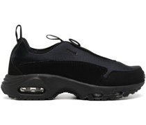x Nike Sneakers mit Swoosh