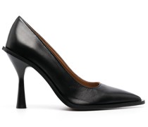 Pumps mit spitzer Kappe