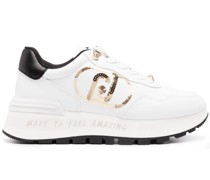 Sneakers mit Logo-Verzierung