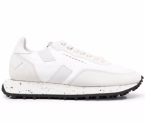 Sneakers mit Kontrasteinsätzen