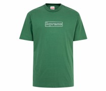 x KAWS T-Shirt mit Logo