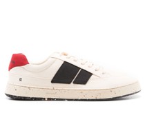 Sneakers mit Streifen