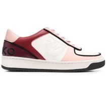 Sneakers mit Kontrasteinsätzen