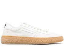 contrasting-sole low-top sneakers
