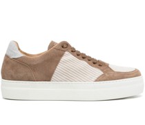 Sneakers mit Einsätzen
