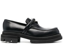 Loafer mit Schlüsseln