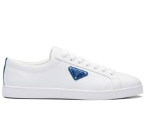Sneakers mit Logo-Schild