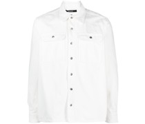 Geknöpftes Jeanshemd
