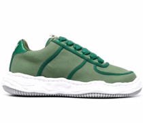 Sneakers mit gewellter Sohle