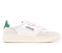 Sneakers mit Schnürung