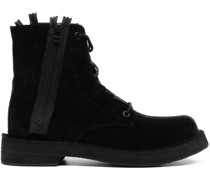 Stiefel mit Schnürung