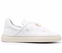 Slip-On-Sneakers mit Knöpfen