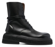 Schnürstiefel mit dicker Sohle