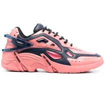 Sneakers mit Kontrasteinsätzen