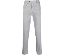 Chino mit Anhänger