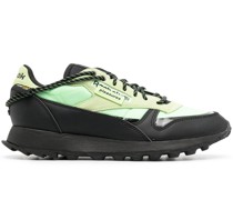 Sneakers mit Logo-Patch
