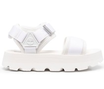 Flache Sandalen mit Logo-Schild