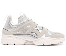 Sneakers im Metallic-Look