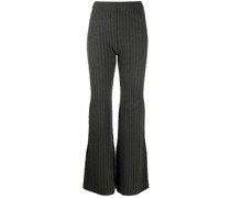 Hose mit ausgestelltem Bein