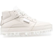 Sneakers mit gesprenkelter Sohle