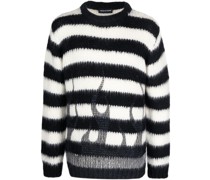 Gestreifter Pullover mit Flammen
