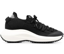 Sneakers mit Kontrasteinsätzen