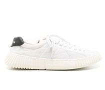 Sneakers mit Schnürung