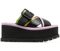 Sandalen mit überkreuzten Riemen