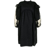 Kleid mit verziertem Ausschnitt