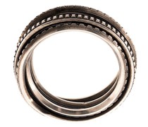 Ring im Layering-Look